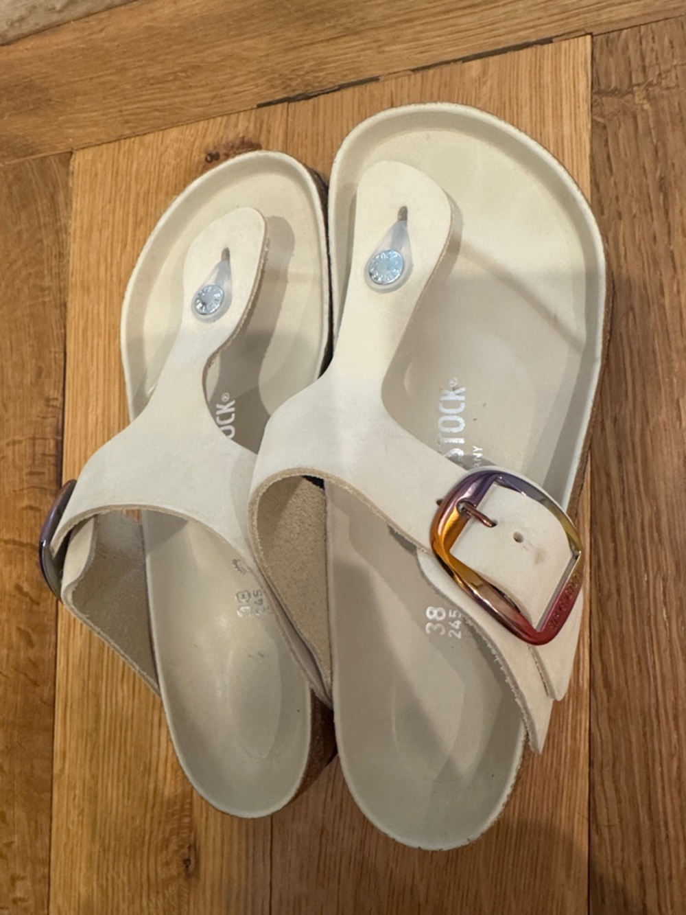 NWOT Birkenstock Arizona Thong Sandal with Ombre Iridescent Buckle in Beige